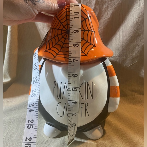 “Pumpkin Carver” gnome canister - Picture 3 of 5